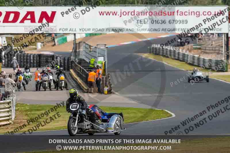 Vintage motorcycle club;eventdigitalimages;mallory park;mallory park trackday photographs;no limits trackdays;peter wileman photography;trackday digital images;trackday photos;vmcc festival 1000 bikes photographs